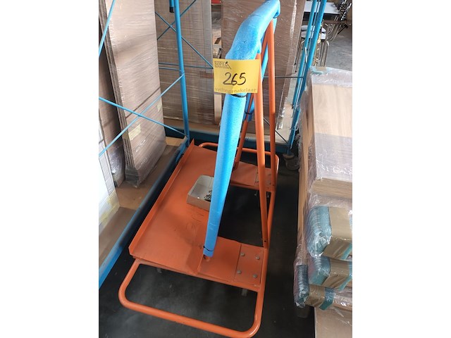 Lot 265 - transportkar voor panelen - afbeelding 1 van  3