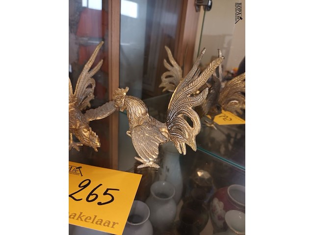 Lot 265 - vechthanen in koper. 2 stuks - afbeelding 3 van  4