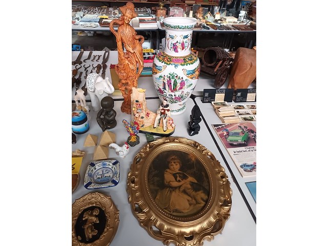 Lot 266 - beelden, vazen en decoratie. 45 stuks - afbeelding 2 van  7