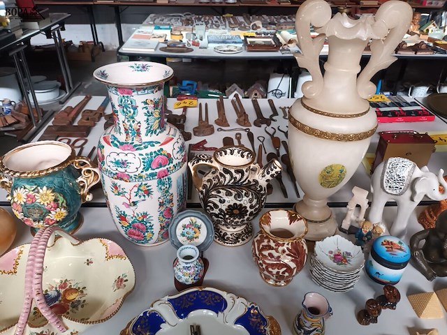 Lot 266 - beelden, vazen en decoratie. 45 stuks - afbeelding 5 van  7