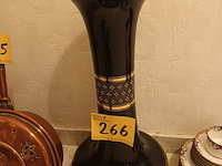 Lot 266 - grote vaas - afbeelding 1 van  4