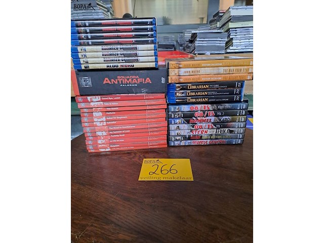 Lot 266 - lot dvds romanzo criminale, eurocinema, western collection - afbeelding 1 van  1