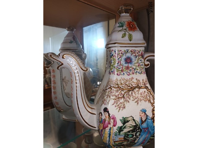 Lot 266 - oosterse kan. gestempeld - afbeelding 3 van  5