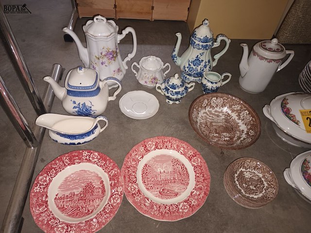 Lot 267 - brocante servies. 38 stuks - afbeelding 2 van  5