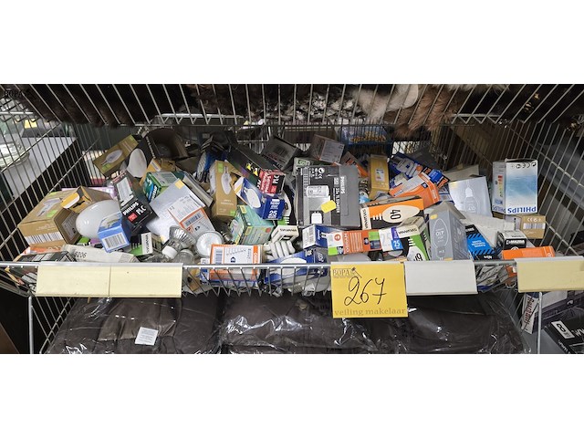 Lot 267 - groot lot diverse lampen - afbeelding 1 van  4