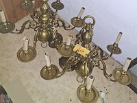 Lot 267 - koperen luster. 2 stuks - afbeelding 1 van  1