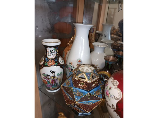 Lot 267 - oosterse vaasjes. 15 stuks - afbeelding 2 van  5