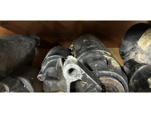 Lot 267 - startmotoren peugeot - 4 stuks - afbeelding 2 van  4