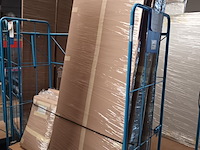 Lot 268 - blauwe transportkar met inhoud - afbeelding 2 van  2