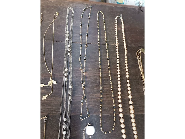 Lot 268 - juwelen. 13 stuks - afbeelding 3 van  5