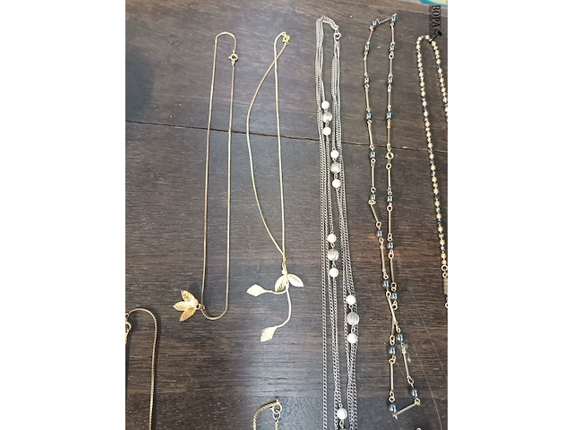 Lot 268 - juwelen. 13 stuks - afbeelding 4 van  5