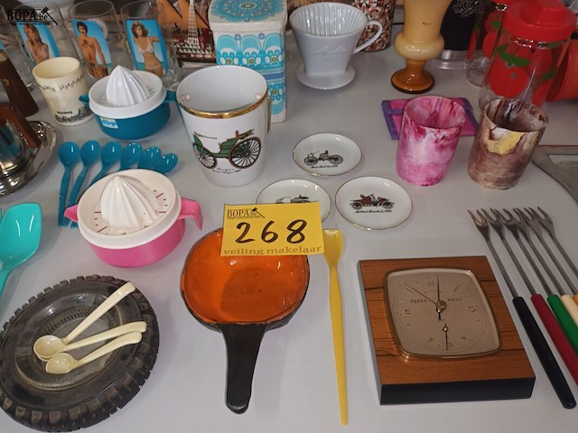 Lot 268 - retro huisraad. 68 stuks - afbeelding 5 van  7