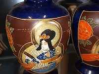 Lot 269 - japanse vazen. 2 stuks - afbeelding 3 van  6