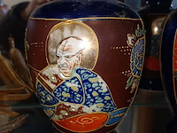 Lot 269 - japanse vazen. 2 stuks - afbeelding 4 van  6