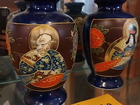 Lot 269 - japanse vazen. 2 stuks - afbeelding 5 van  6