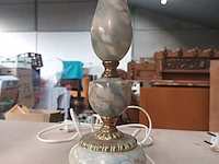 Lot 269 - koppel tafellampen met marmeren voet - afbeelding 2 van  3