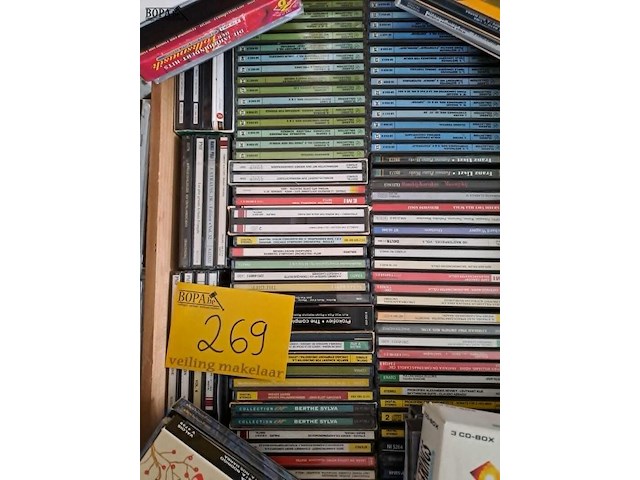 Lot 269 - lot cd's klassieke muziek en volksmuziek (o.a vivaldi) - afbeelding 2 van  2