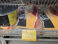 Lot 269 - supporters duimen rode duivels en ijsemmer - afbeelding 1 van  3