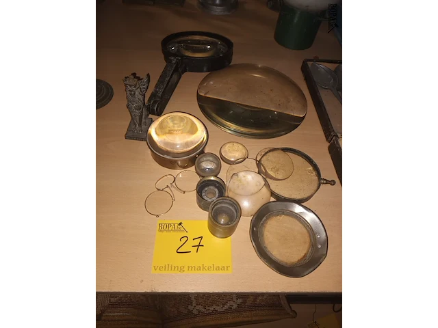 Lot 27 - antieke lenzen en knijpbril. 13 stuks - afbeelding 1 van  4