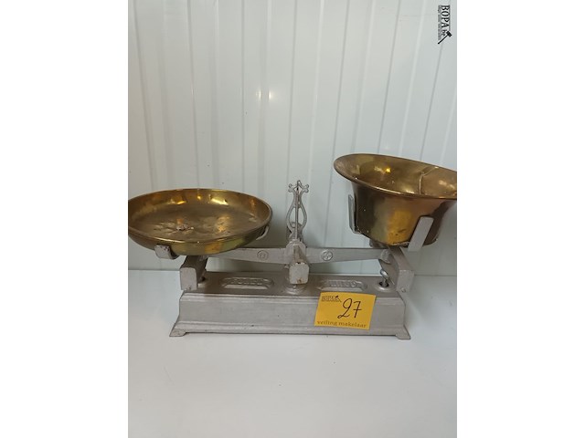 Lot 27 - antieke weegschaal - afbeelding 1 van  7