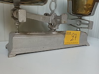 Lot 27 - antieke weegschaal - afbeelding 5 van  7