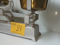 Lot 27 - antieke weegschaal - afbeelding 7 van  7