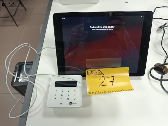 Lot 27 - apple ipad air 1 en sumup toestel - afbeelding 1 van  5