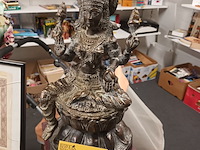 Lot 27 - bronzen beeld godin