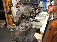 Lot 27 - bronzen beeld godin - afbeelding 5 van  5