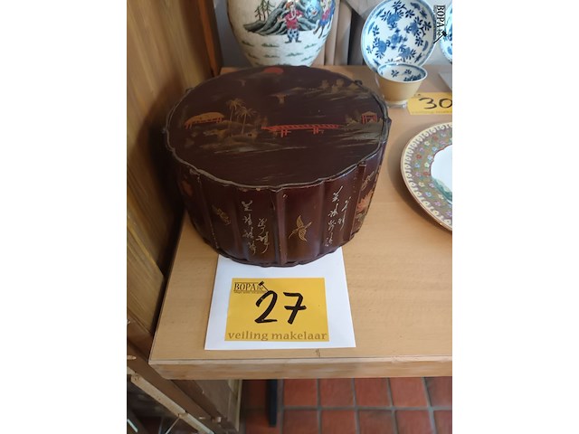 Lot 27 - chinees juwelenkistje - afbeelding 1 van  5