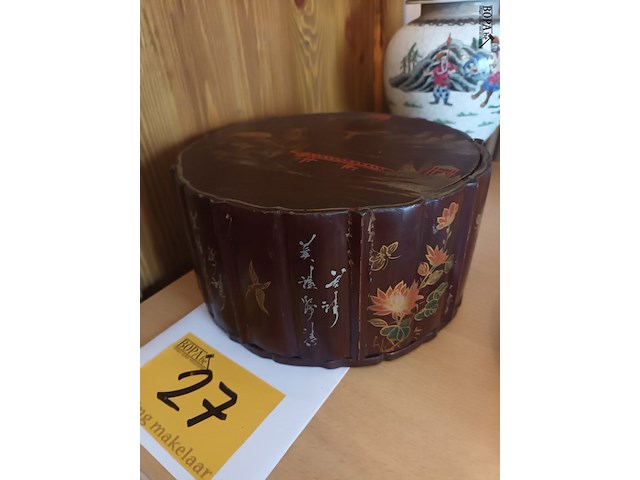 Lot 27 - chinees juwelenkistje - afbeelding 3 van  5