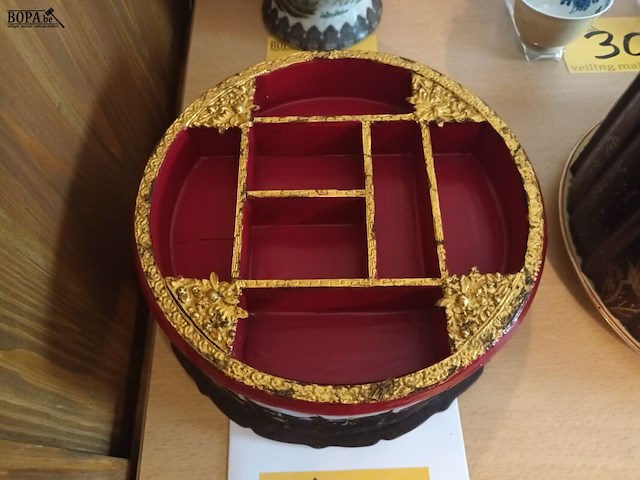 Lot 27 - chinees juwelenkistje - afbeelding 5 van  5