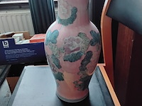 Lot 27 - chinese vaas