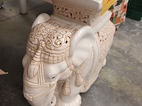 Lot 27 - decoratieve olifant - afbeelding 1 van  4