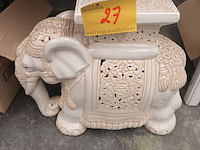 Lot 27 - decoratieve olifant - afbeelding 4 van  4
