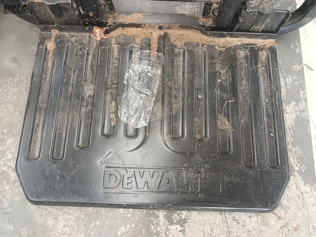 Lot 27 - dewalt opvouwbare steekwagen - afbeelding 3 van  3