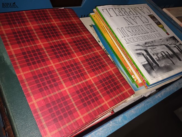 Lot 27 - franstalige boeken. 3 bakken - afbeelding 3 van  4