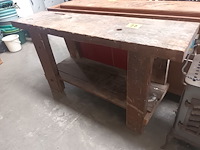 Lot 27 - houten werkbank