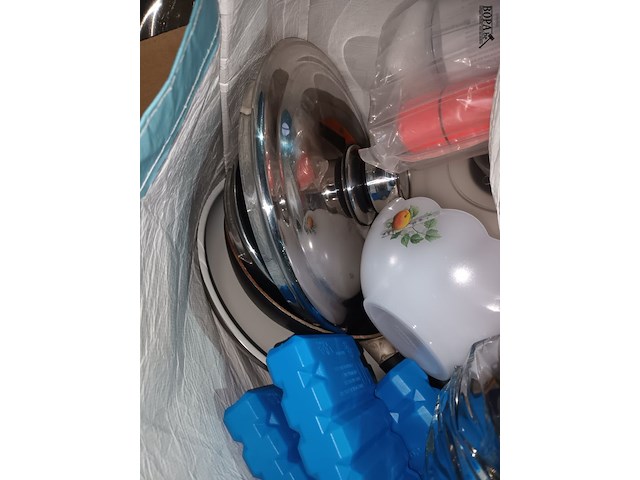 Lot 27 - huisraad en kookpotten - afbeelding 2 van  4