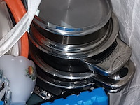 Lot 27 - huisraad en kookpotten - afbeelding 3 van  4