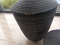 Lot 27 - keramieken dekselpotten. 3 stuks - afbeelding 4 van  4
