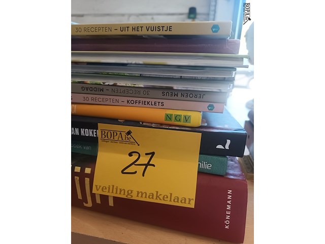 Lot 27 - kookboeken. 11 stuks - afbeelding 3 van  3
