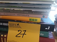 Lot 27 - kookboeken. 11 stuks - afbeelding 3 van  3
