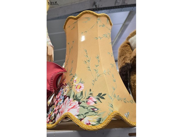 Lot 27 - lampekappen 4 stuks - afbeelding 2 van  5