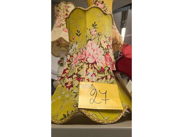 Lot 27 - lampekappen 4 stuks - afbeelding 4 van  5