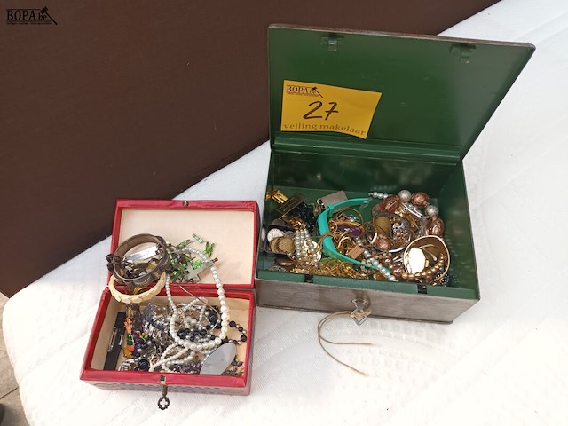 Lot 27 - lot juwelen - afbeelding 1 van  5