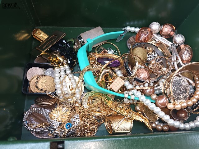 Lot 27 - lot juwelen - afbeelding 4 van  5