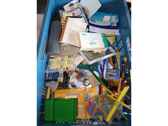 Lot 27 - lot kantoormateriaal - afbeelding 2 van  6