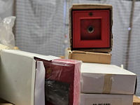 Lot 27 - lot lampjes, zekeringen, brandveiligheid - afbeelding 2 van  3