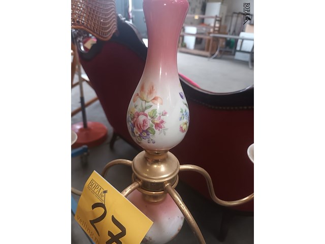 Lot 27 - luster koper met porselein - afbeelding 2 van  3